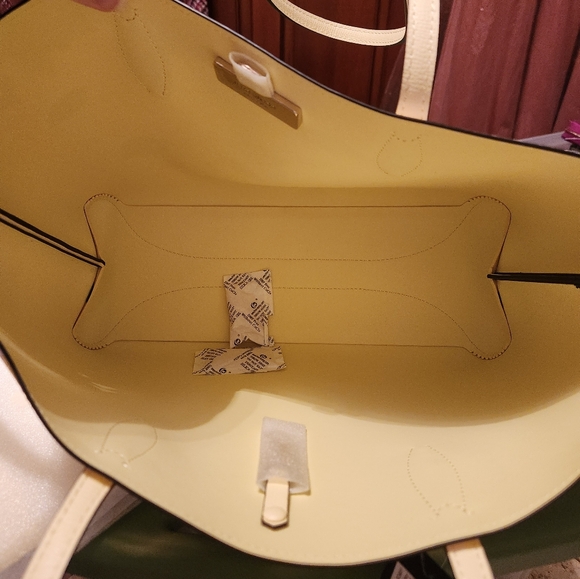 Kate Spade Lemon Tote Bag - Picture 8 of 13